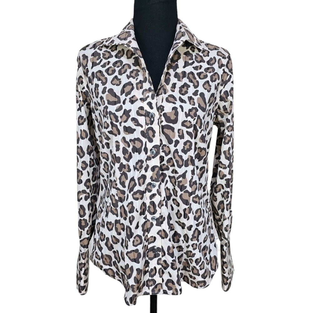 Paperwhite Leopard Print Button Front V-Neck Stan… - image 1